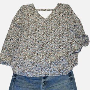 Loft XL Floral V-Neck Women's Cottagecore Top with Adjustable Sleeve - STUNNING!